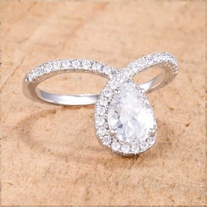 1.5Ct Rhodium Chevron Ring With Clear CZ - Image 2